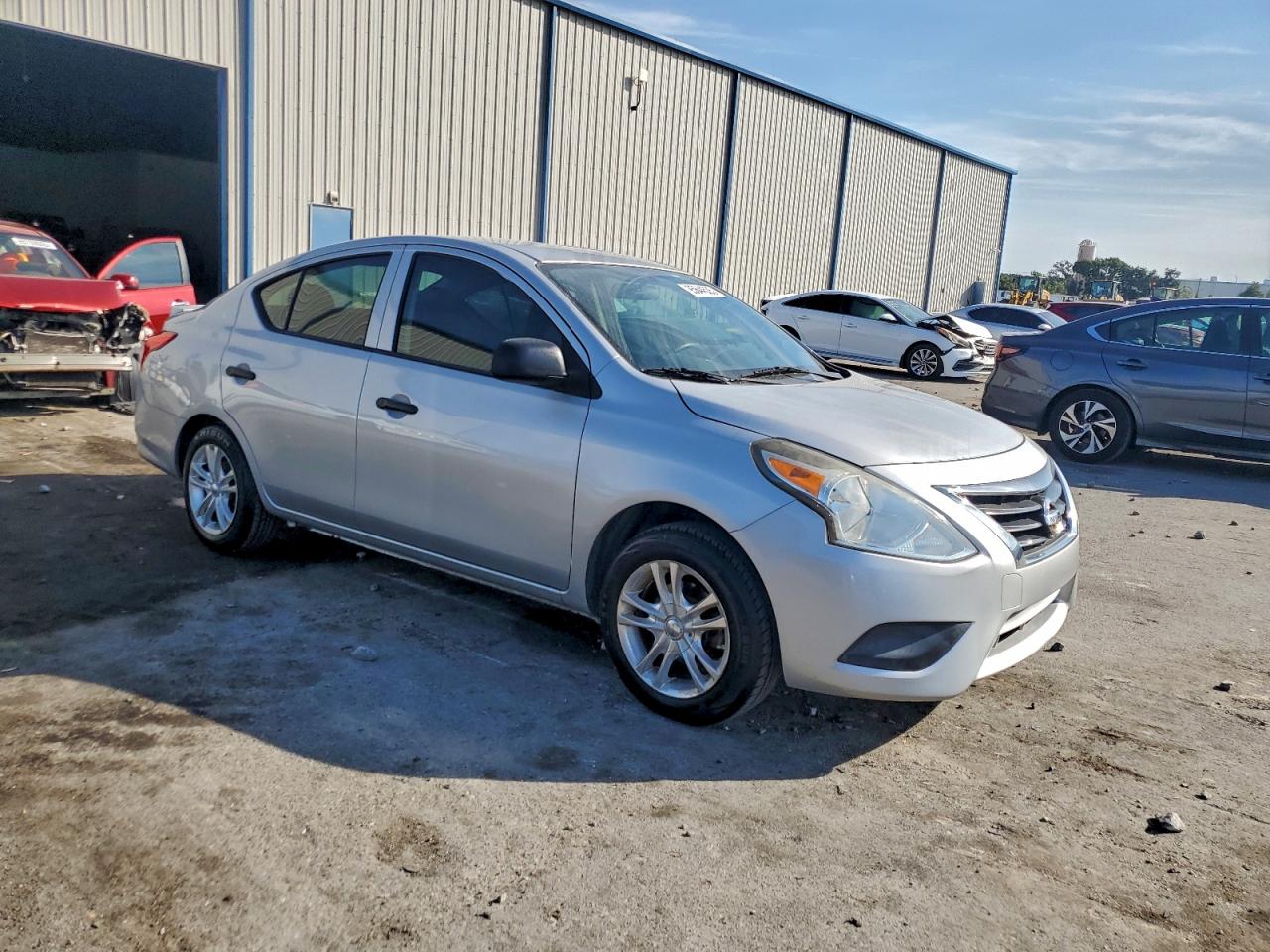 NISSAN VERSA S