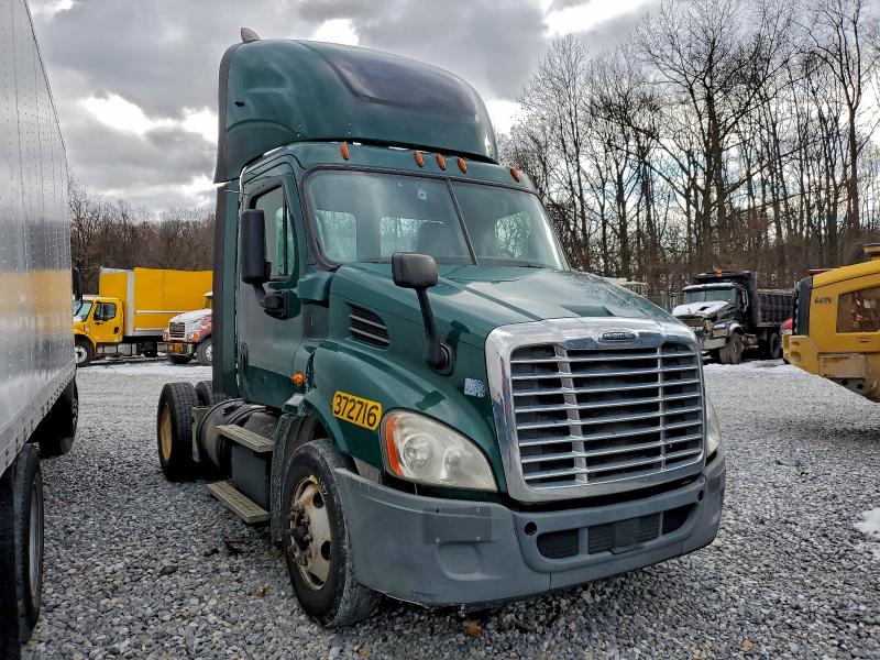 2018 FREIGHTLINER CASCADIA 1 #3319110302