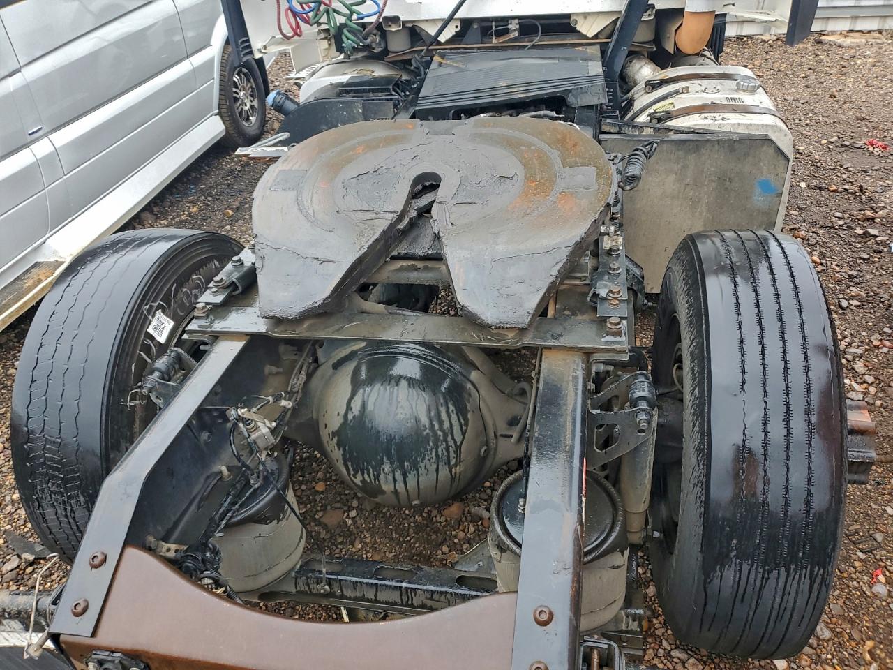 Lot #3304594441 2015 VOLVO VN VNL