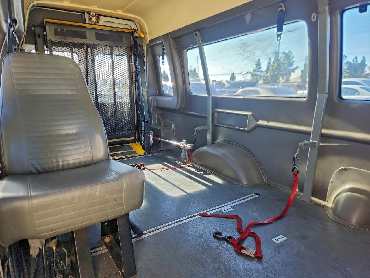 FORD ECONOLINE E150 VAN