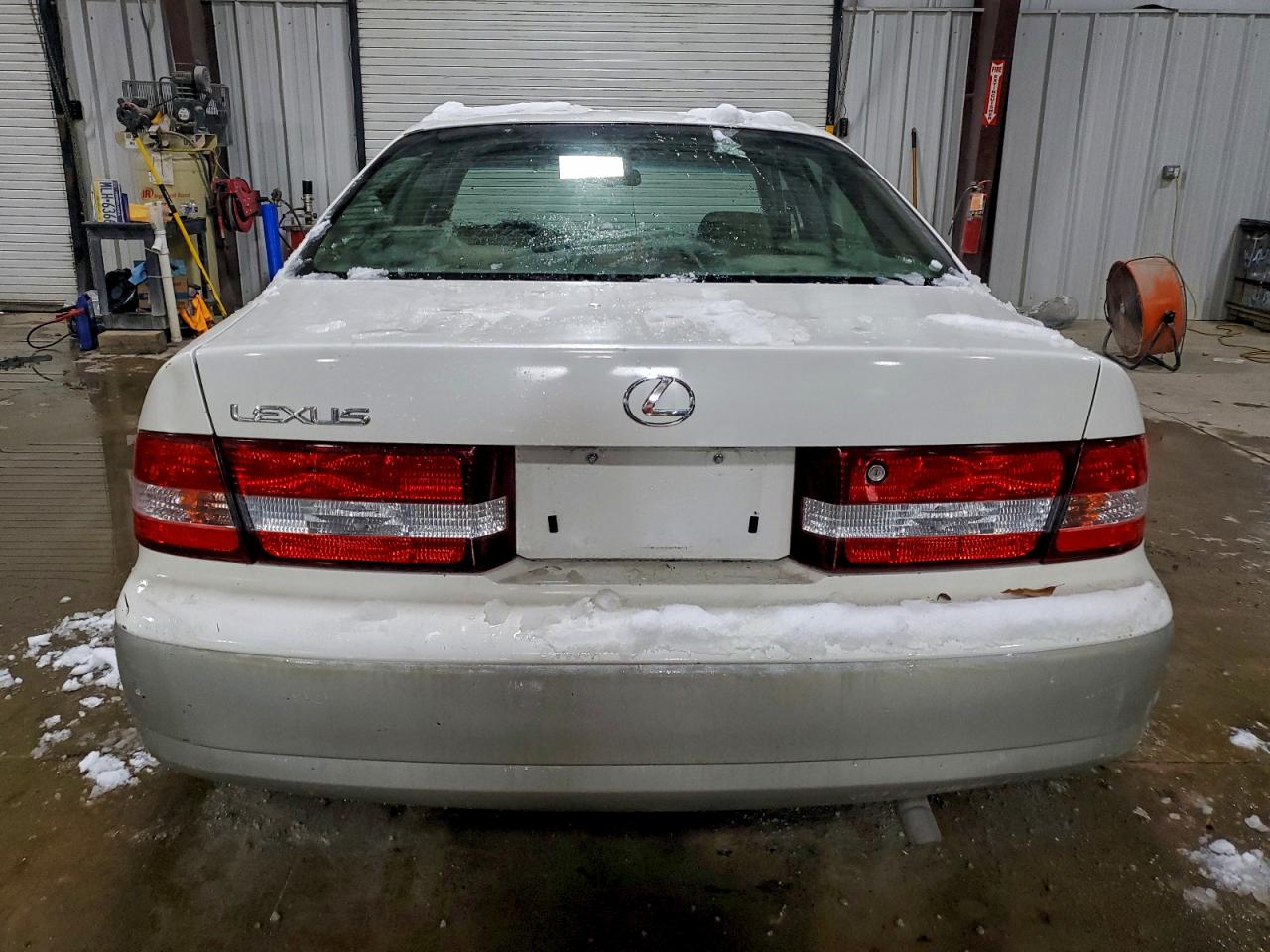 Lot #3309604579 2000 LEXUS ES 300