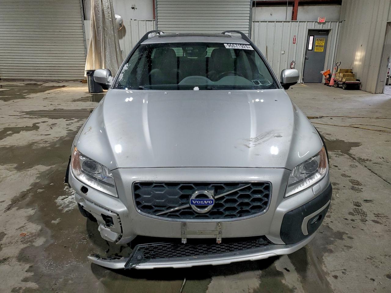 Lot #3317760112 2016 VOLVO XC70 T5 PL