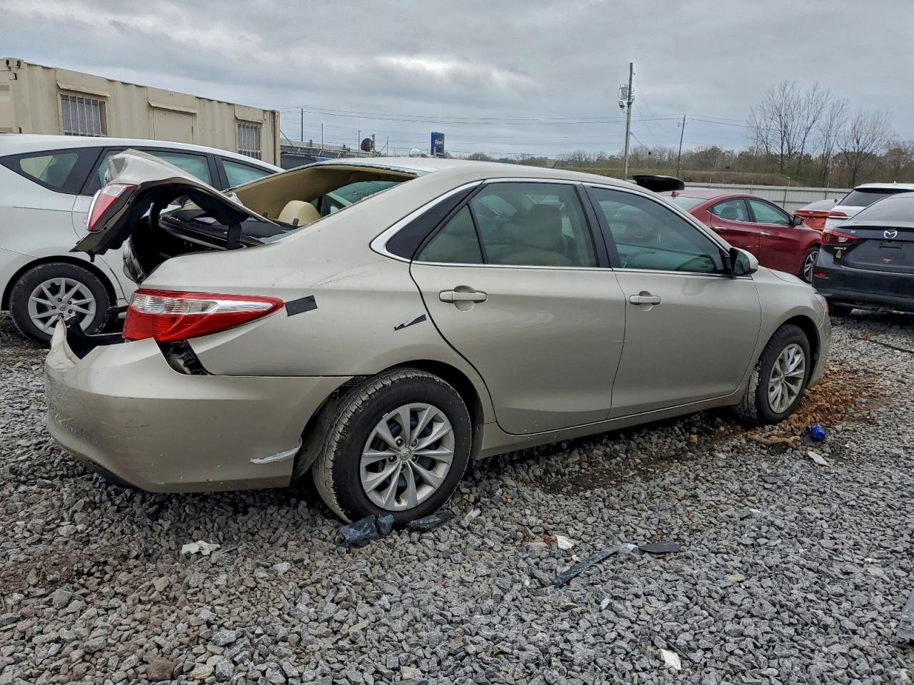 Lot #3311703232 2017 TOYOTA CAMRY LE