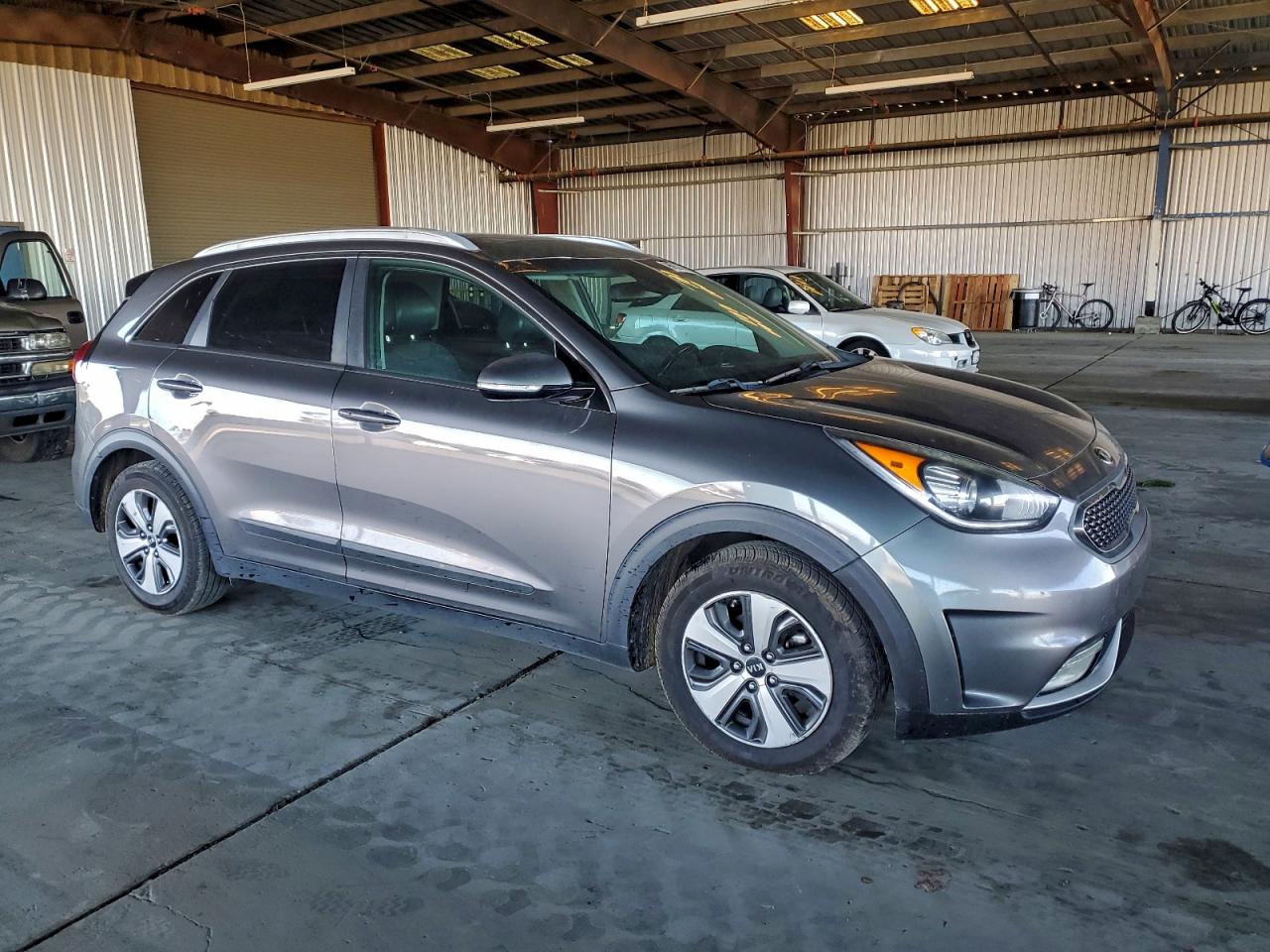 KIA NIRO EX