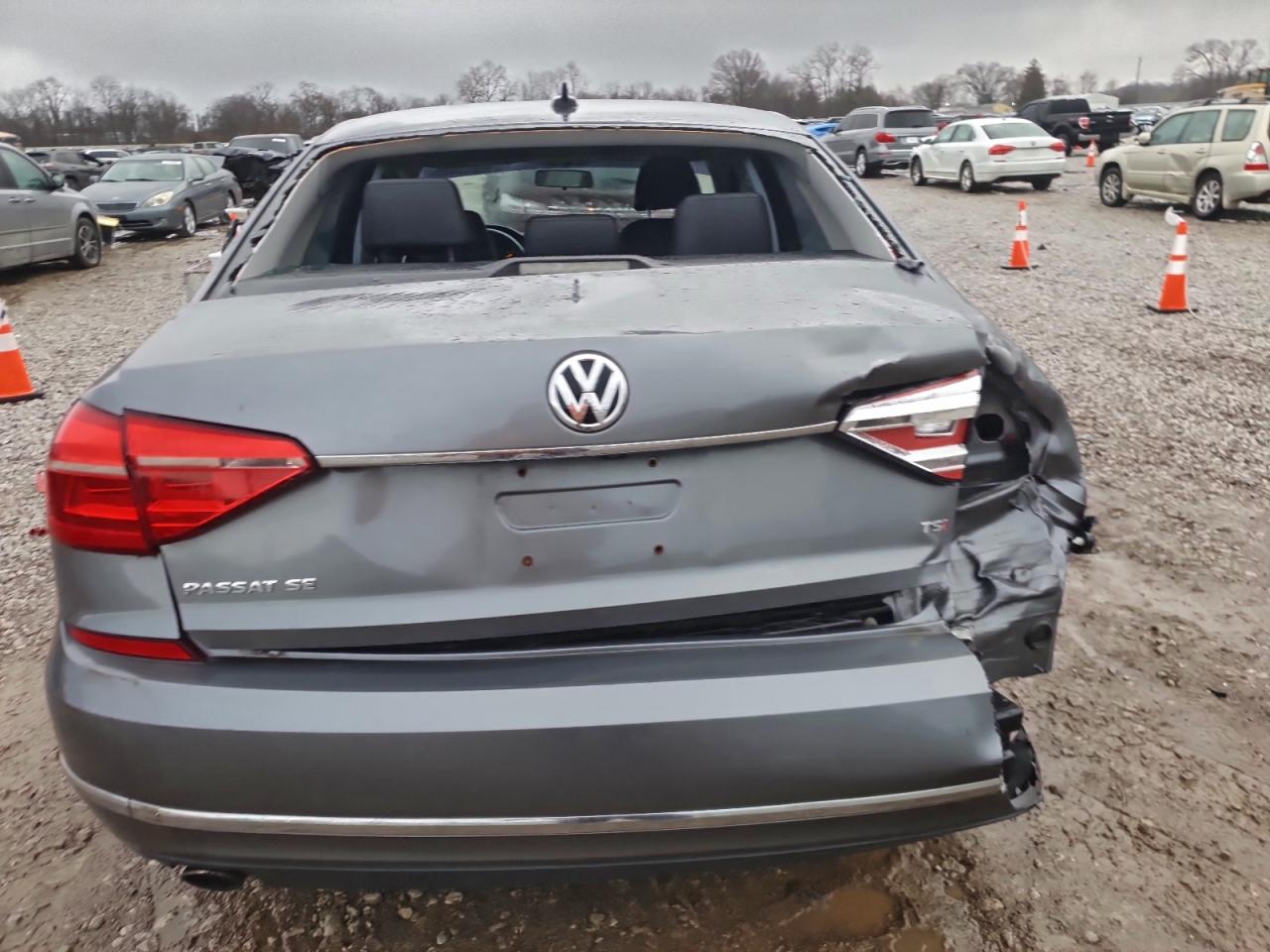 Lot #3312427665 2016 VOLKSWAGEN PASSAT SE