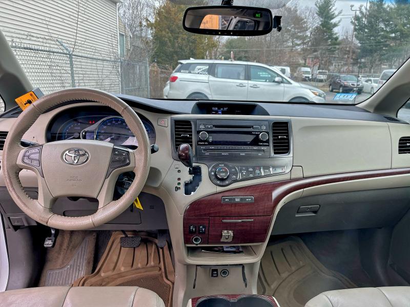 2014 TOYOTA SIENNA XLE #3304853537