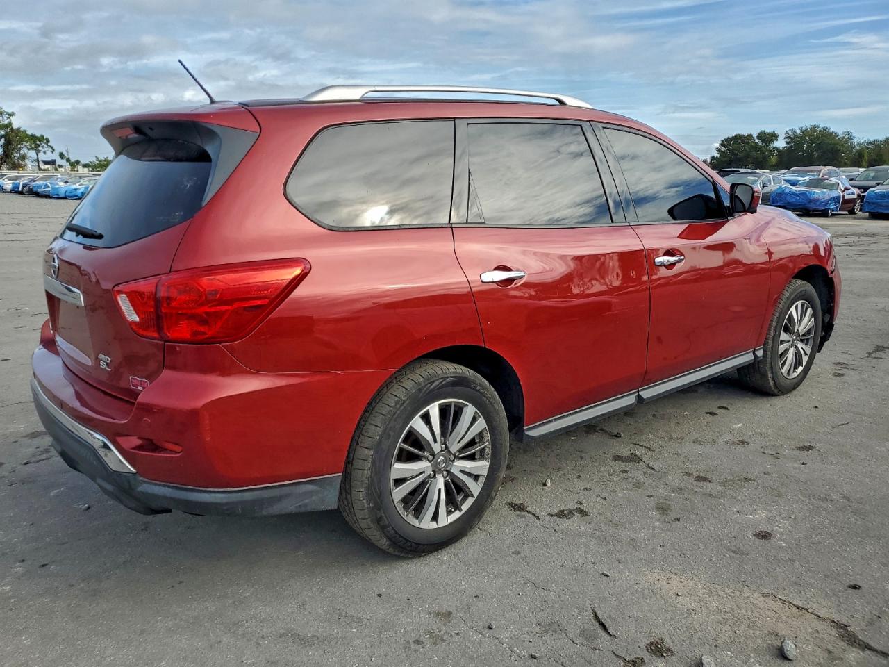 Lot #3318896955 2017 NISSAN PATHFINDER