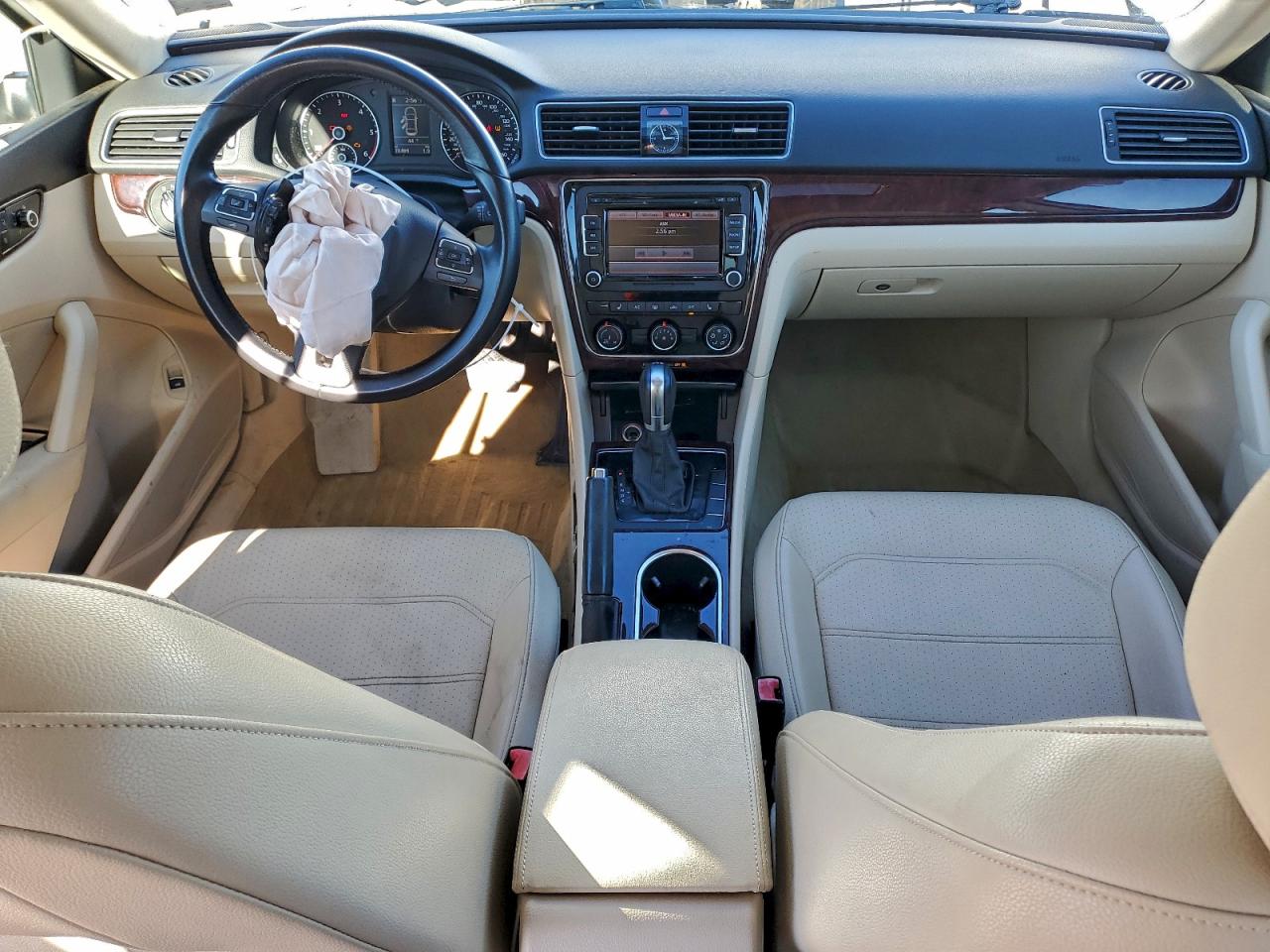 VOLKSWAGEN PASSAT SE