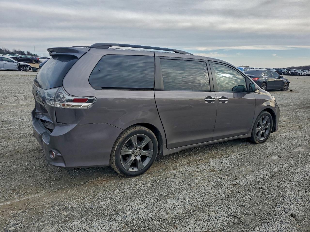 TOYOTA SIENNA SPORT