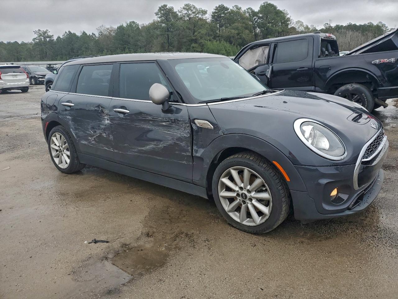 MINI COOPER S CLUBMAN