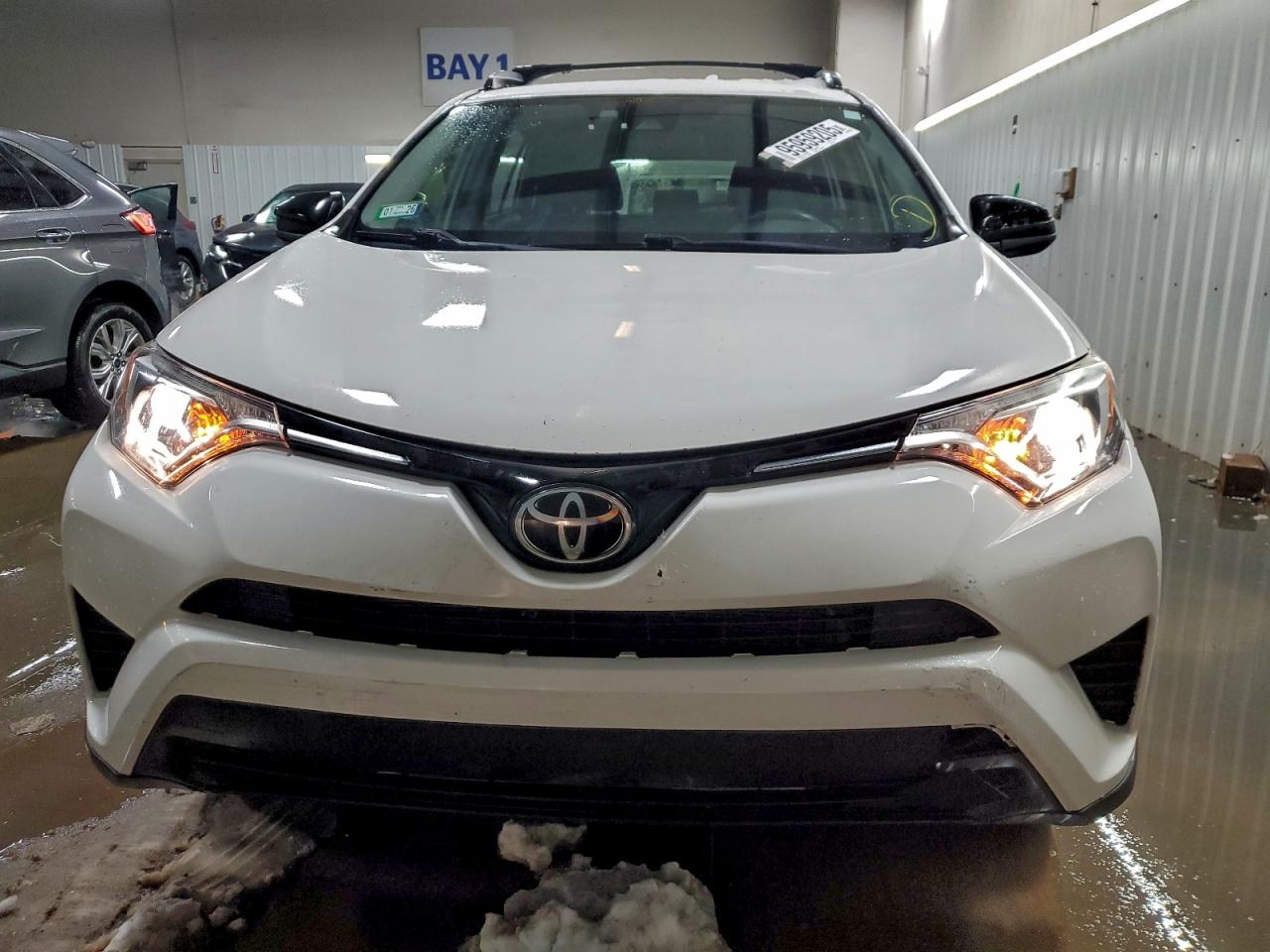 TOYOTA RAV4 LE