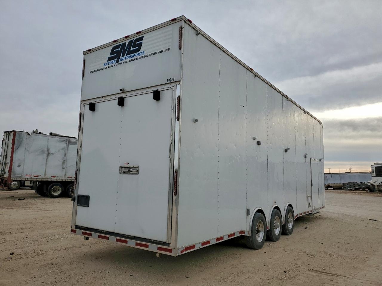 Lot #3315926106 2015 VINTAGE 34' TRAILER