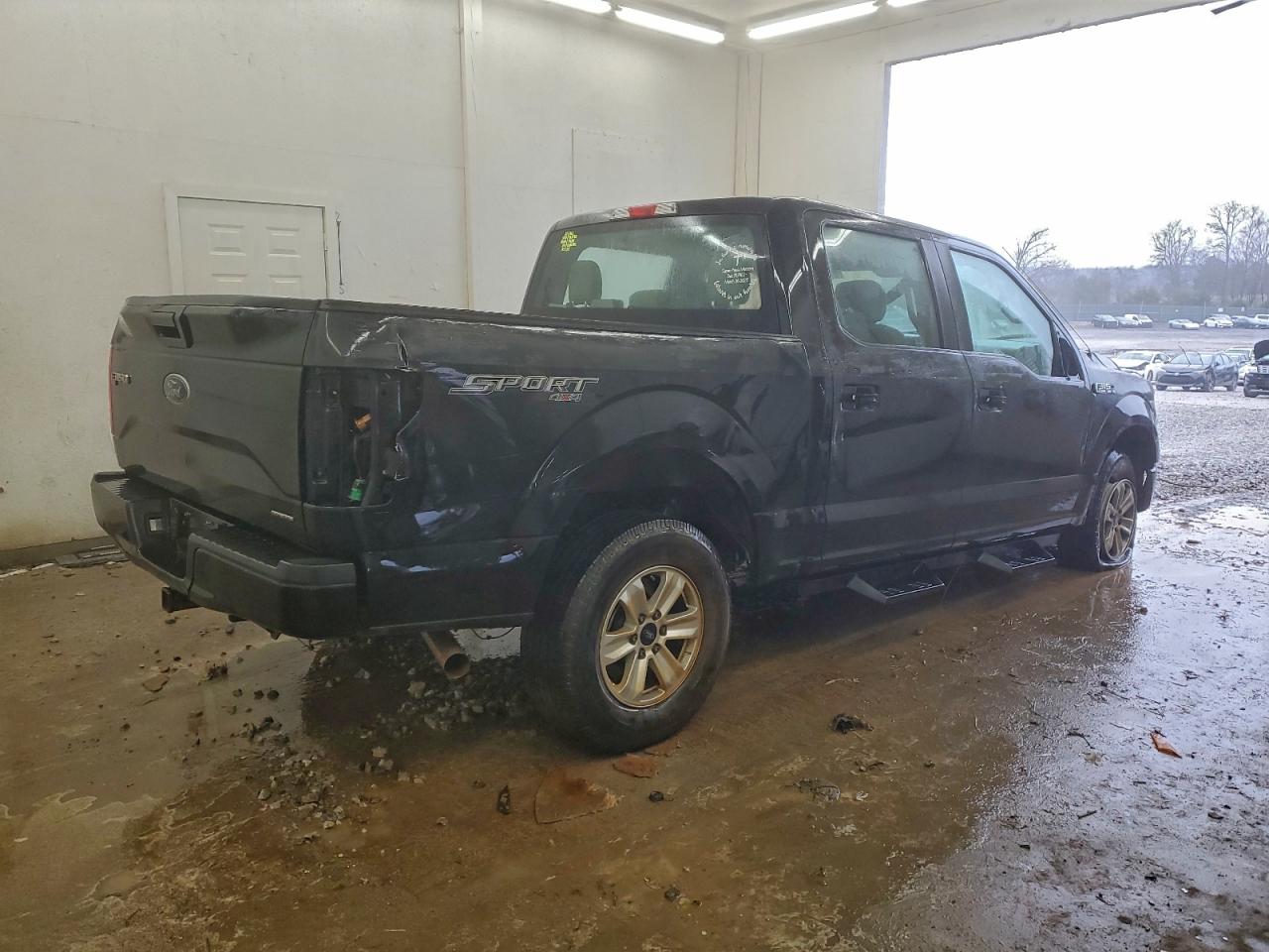 FORD F-150 SUPERCREW