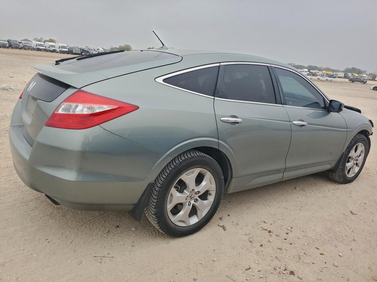 Lot #3309231618 2011 HONDA ACCORD CRO