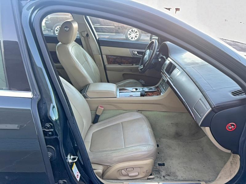 2010 JAGUAR XF PREMIUM #3316733399