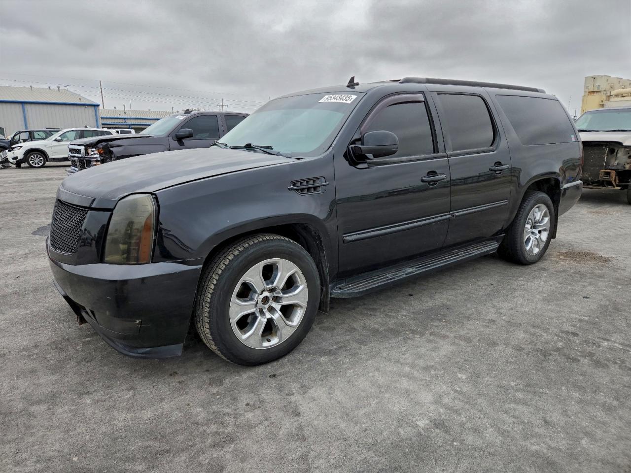 CADILLAC ESCALADE ESV LUXURY