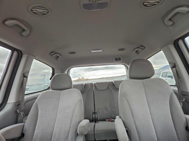 2012 KIA SEDONA LX #3304948957
