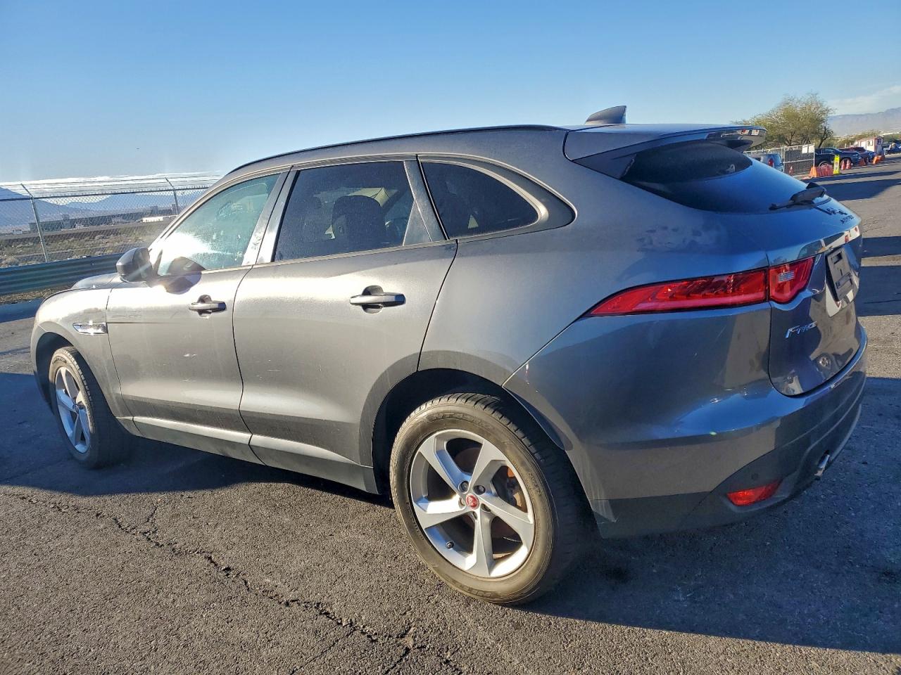 JAGUAR F-PACE PREMIUM