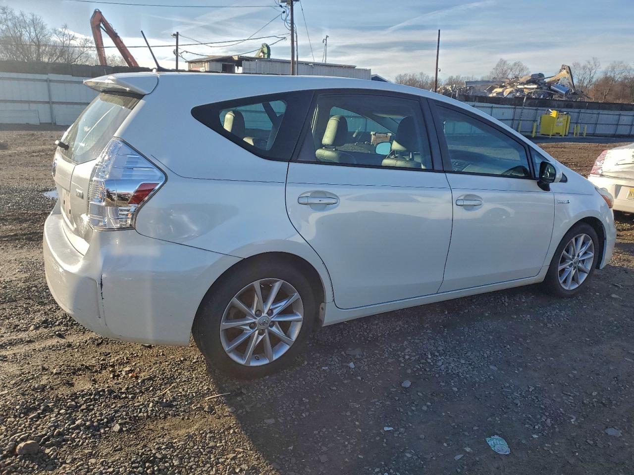 TOYOTA PRIUS V