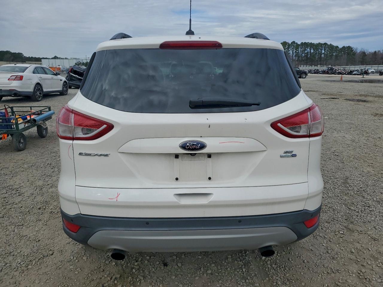 FORD ESCAPE SE