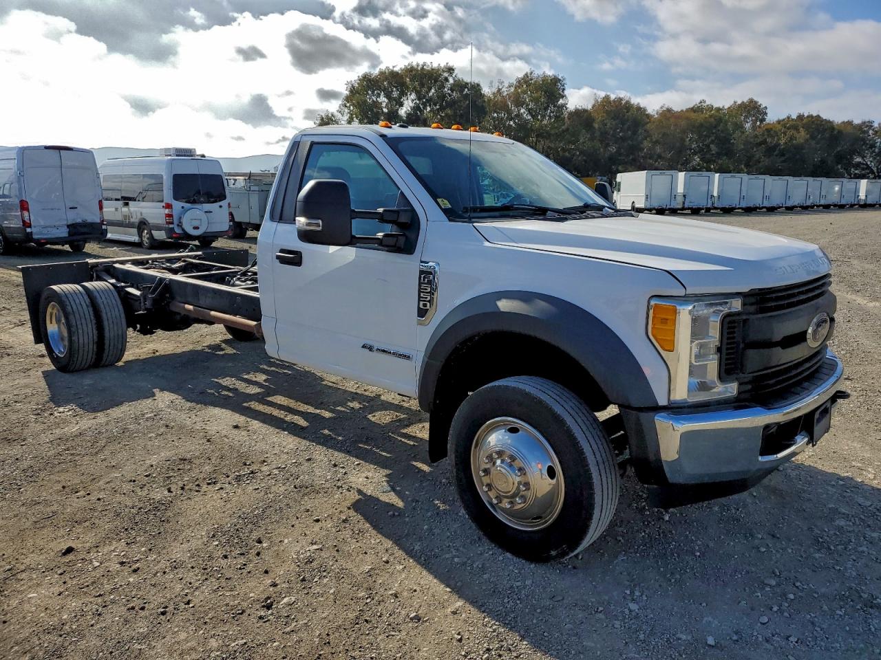 FORD F-550 SUPER DUTY