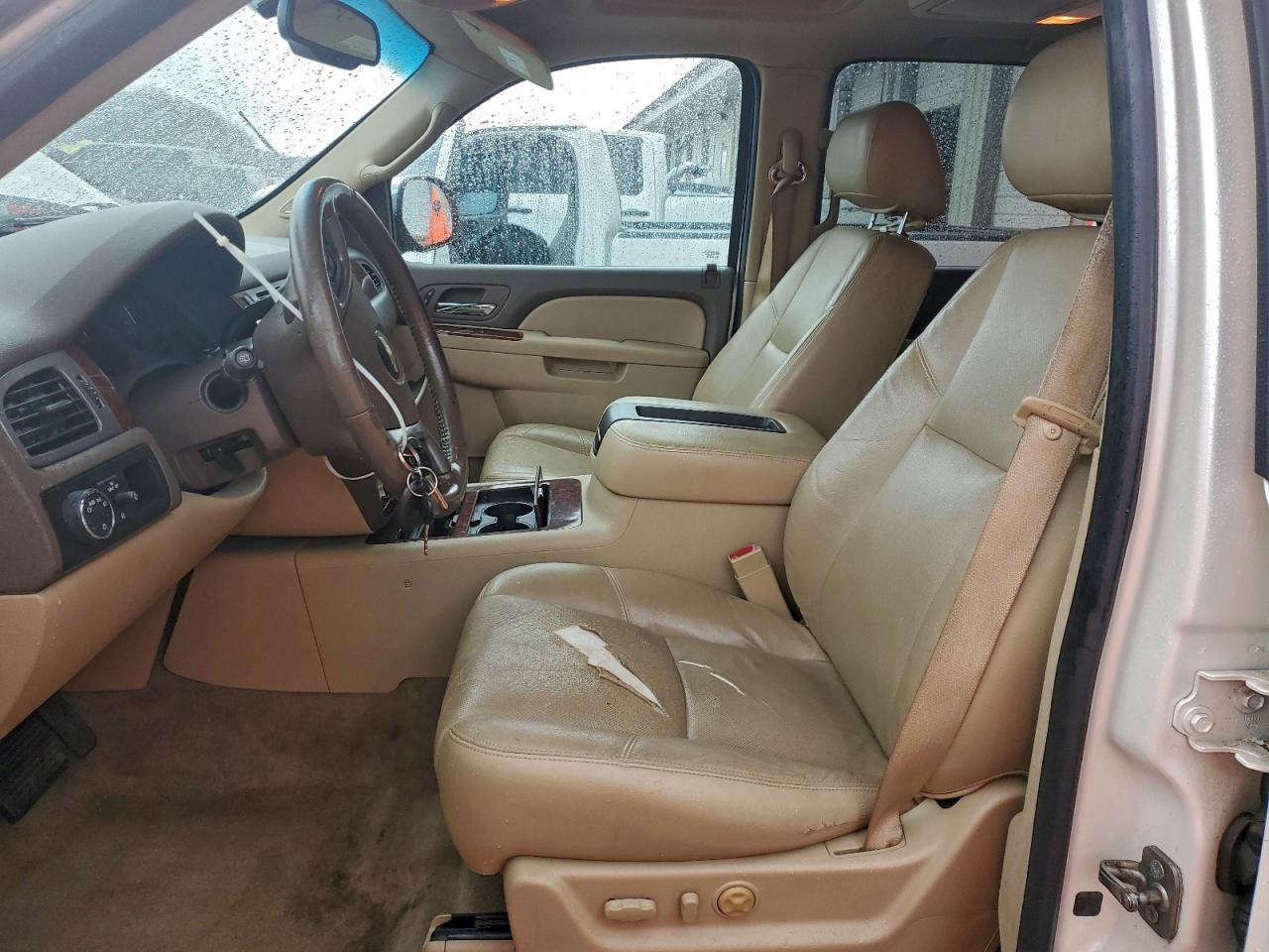 CHEVROLET TAHOE C1500 LTZ