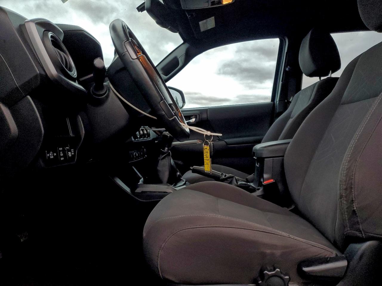 Lot #3315919080 2017 TOYOTA TACOMA DOU