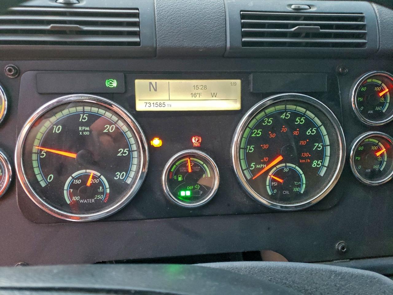 Lot #3318938930 2017 FREIGHTLINER CASCADIA 1