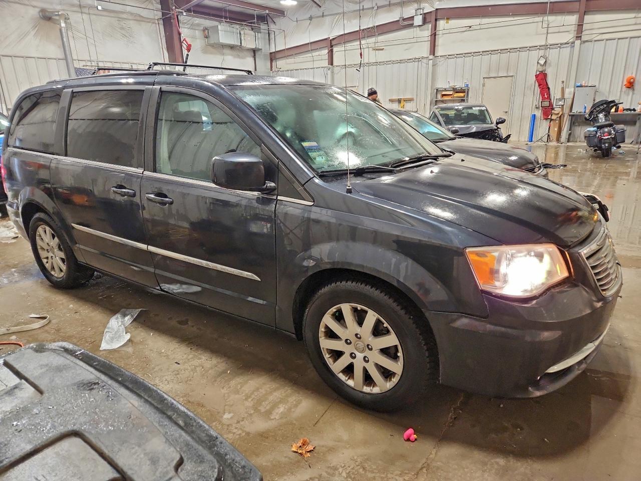 CHRYSLER TOWN & COUNTRY TOURING