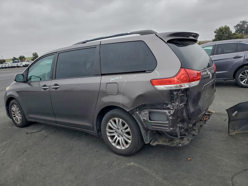 2014 TOYOTA SIENNA XLE #3301933520