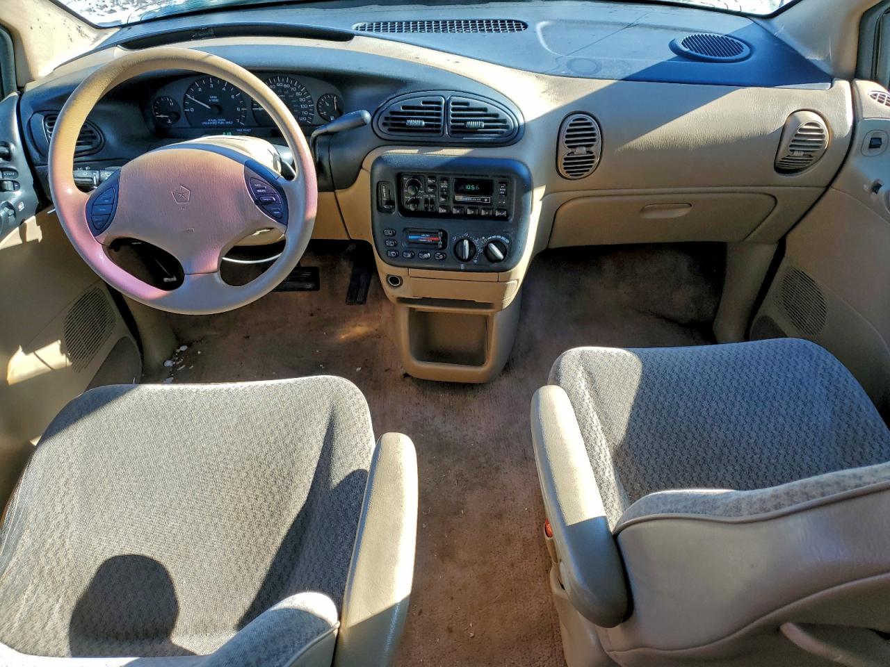 Lot #3310388960 1998 DODGE GRAND CARA