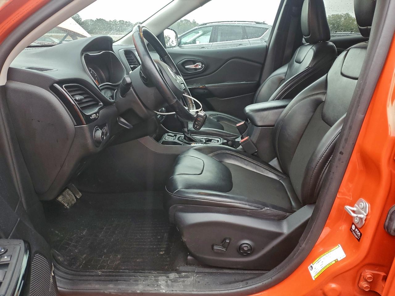 JEEP GRAND CHEROKEE LATITUDE PLUS