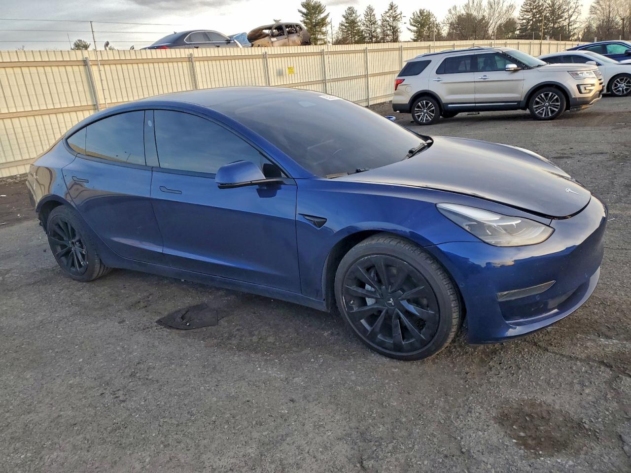 TESLA MODEL 3