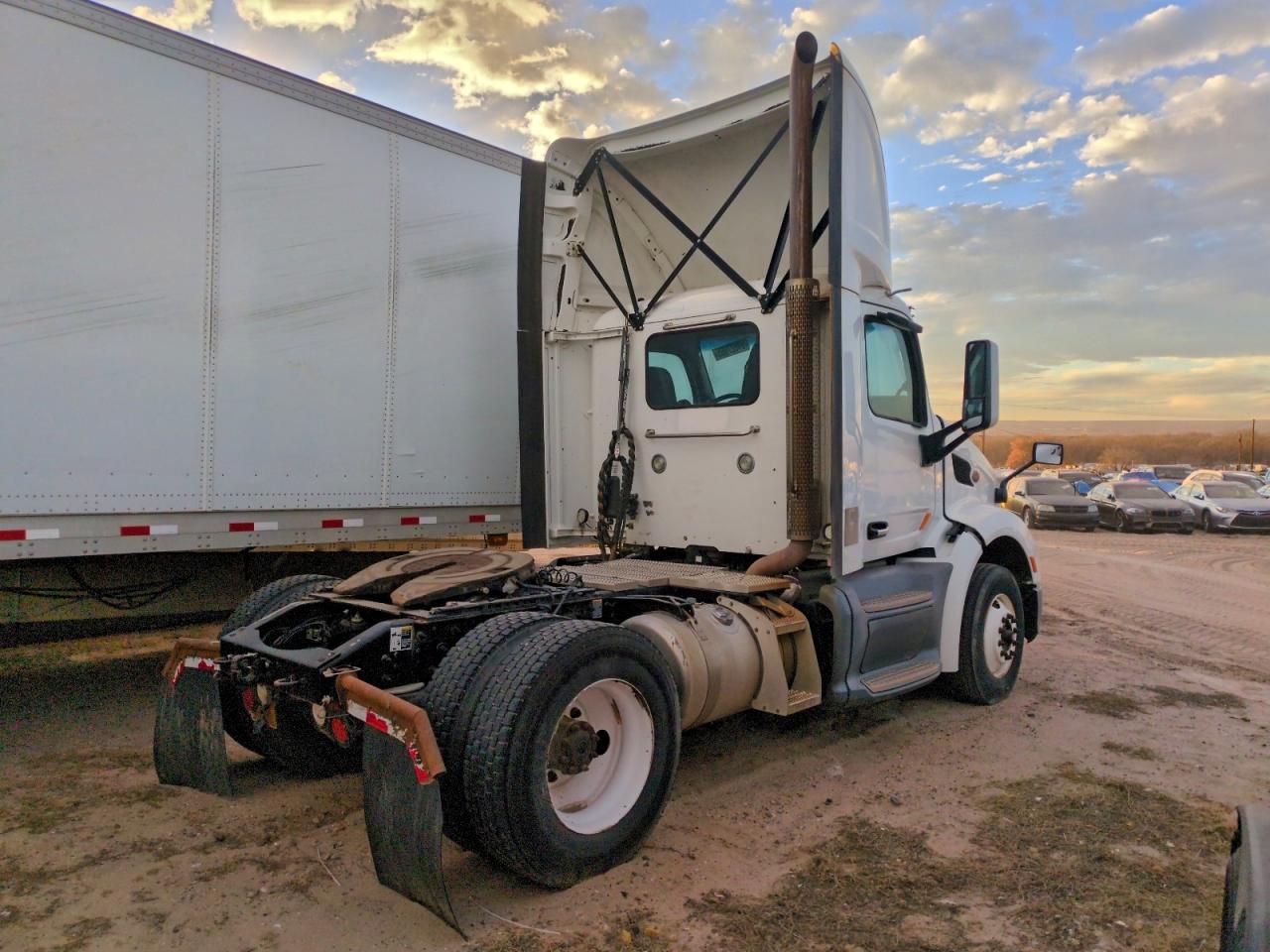 Lot #3316756426 2017 PETERBILT 579