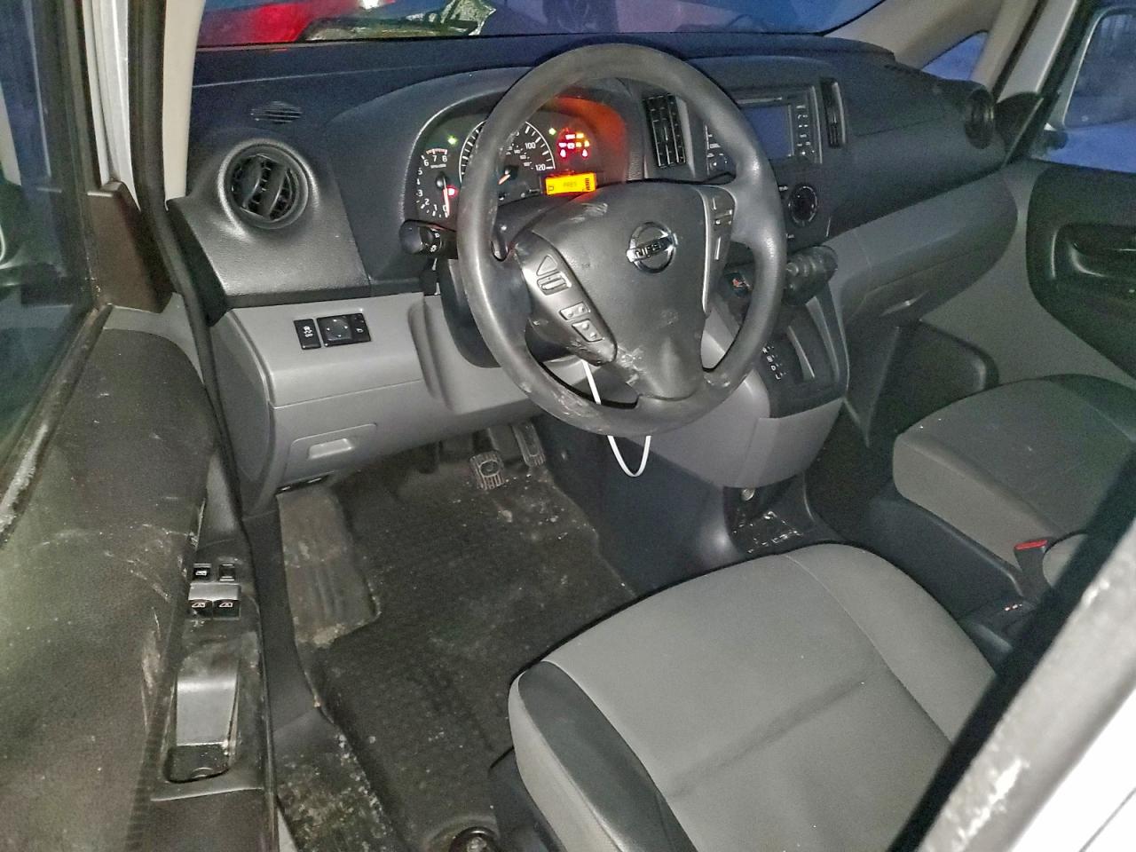 NISSAN NV200 2.5S