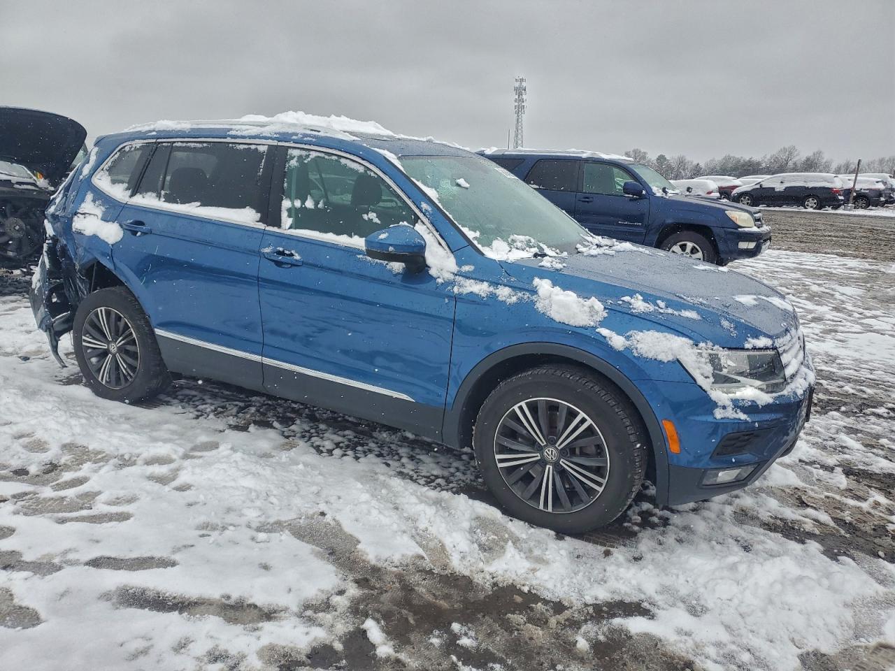 VOLKSWAGEN TIGUAN SE