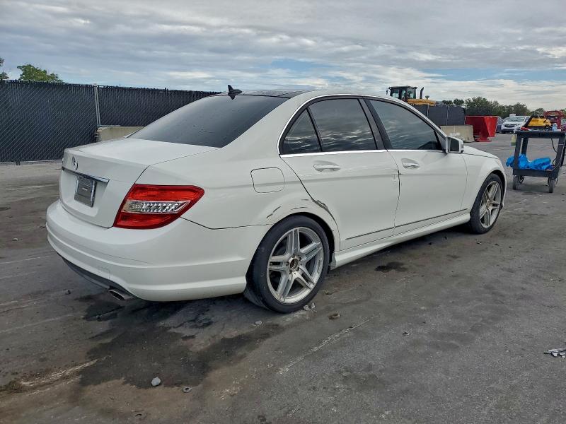 2011 MERCEDES-BENZ C 300 #3303596928