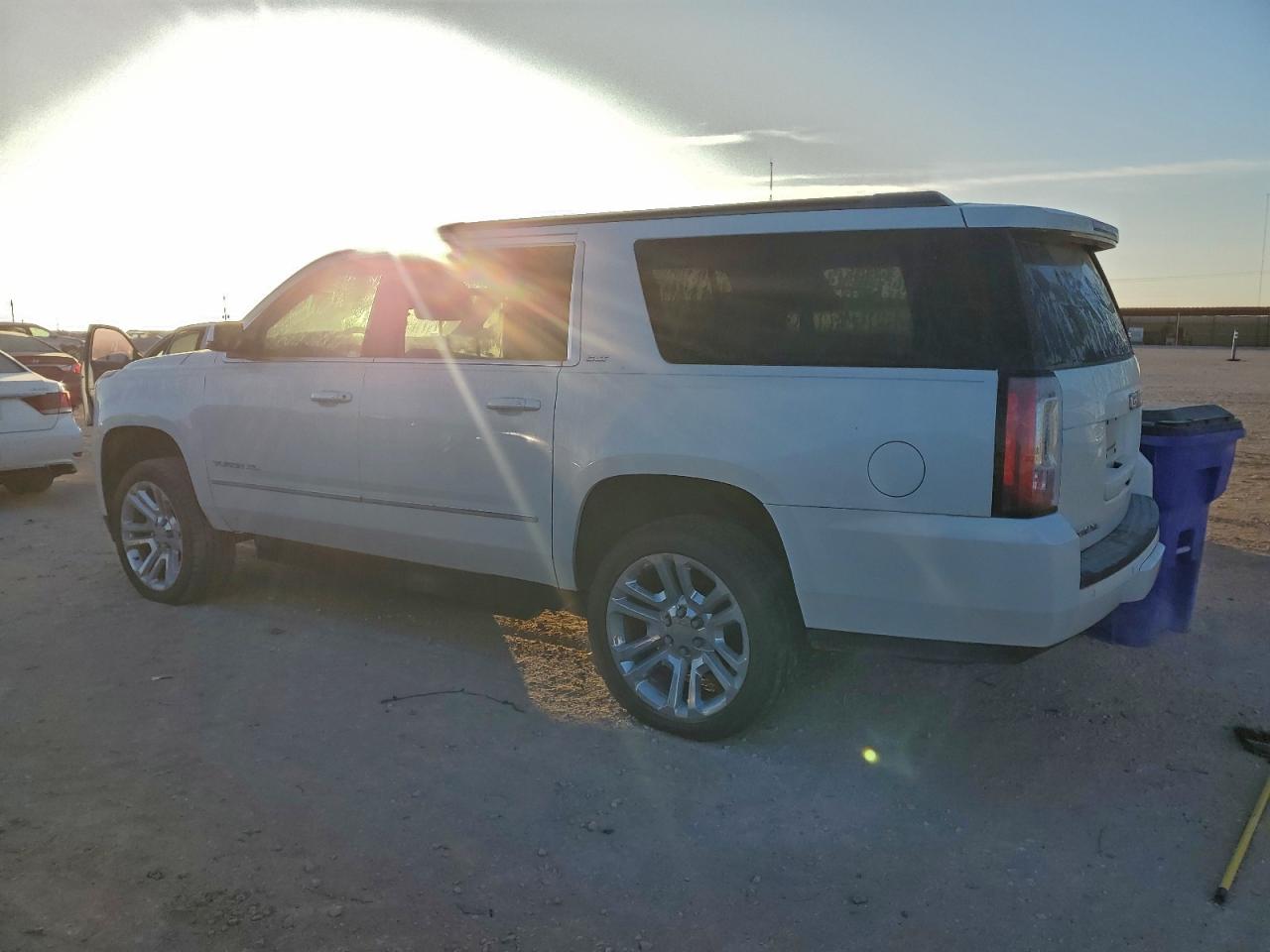 GMC YUKON C1500 SLT