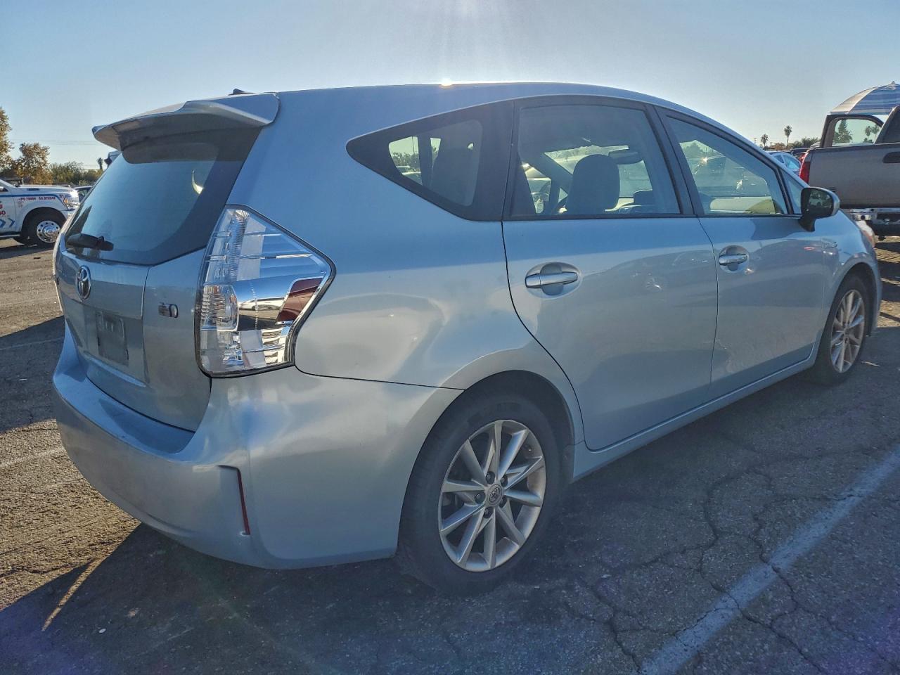Lot #3310659740 2012 TOYOTA PRIUS V