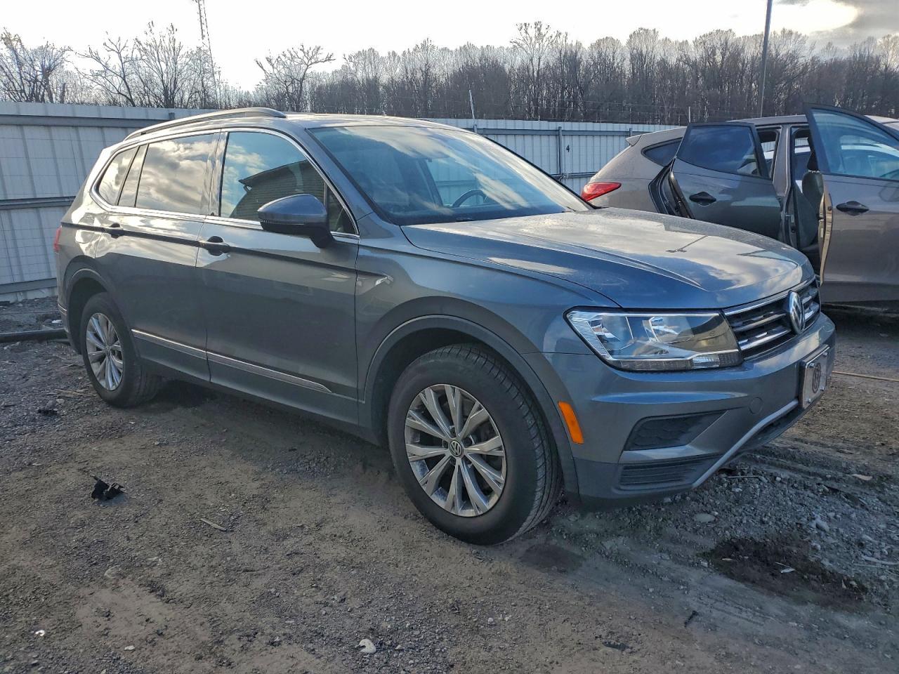 VOLKSWAGEN TIGUAN SE