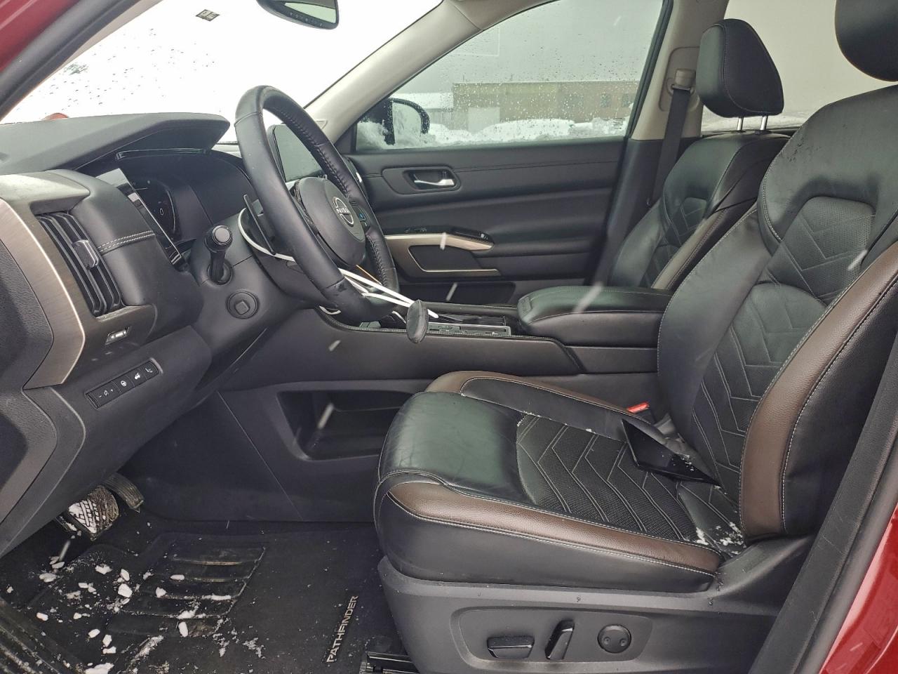 NISSAN PATHFINDER PLATINUM