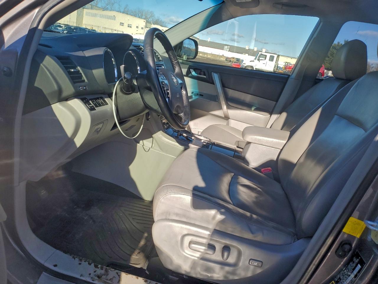 TOYOTA HIGHLANDER HYBRID