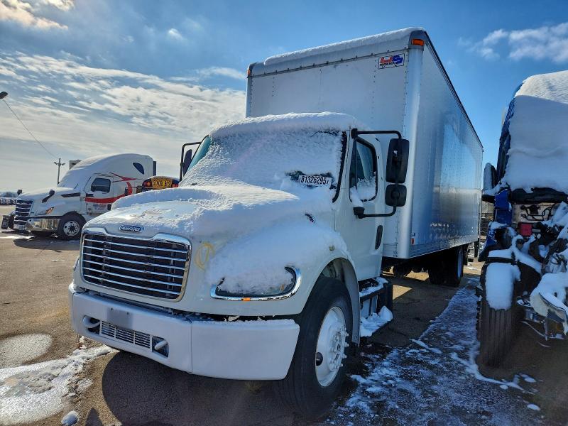 2013 FREIGHTLINER M2 106 MED #3318968997