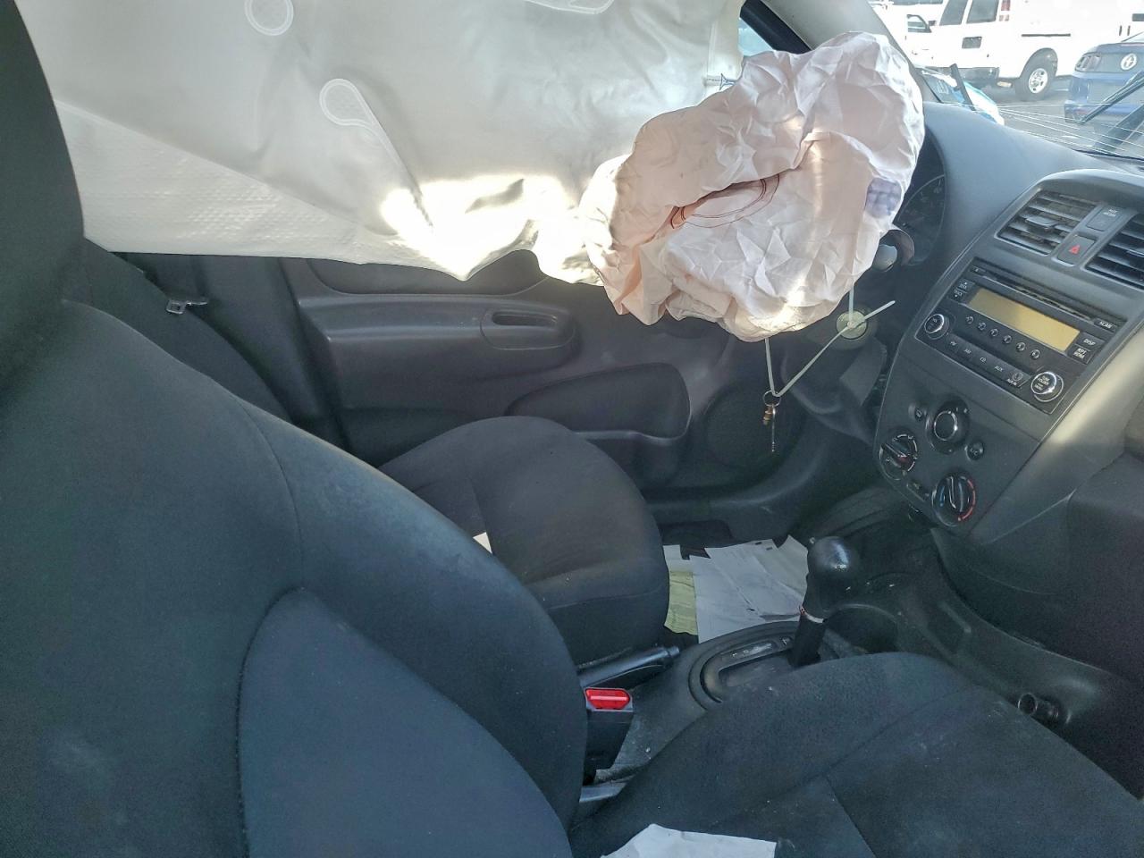 Lot #3317088004 2018 NISSAN VERSA S