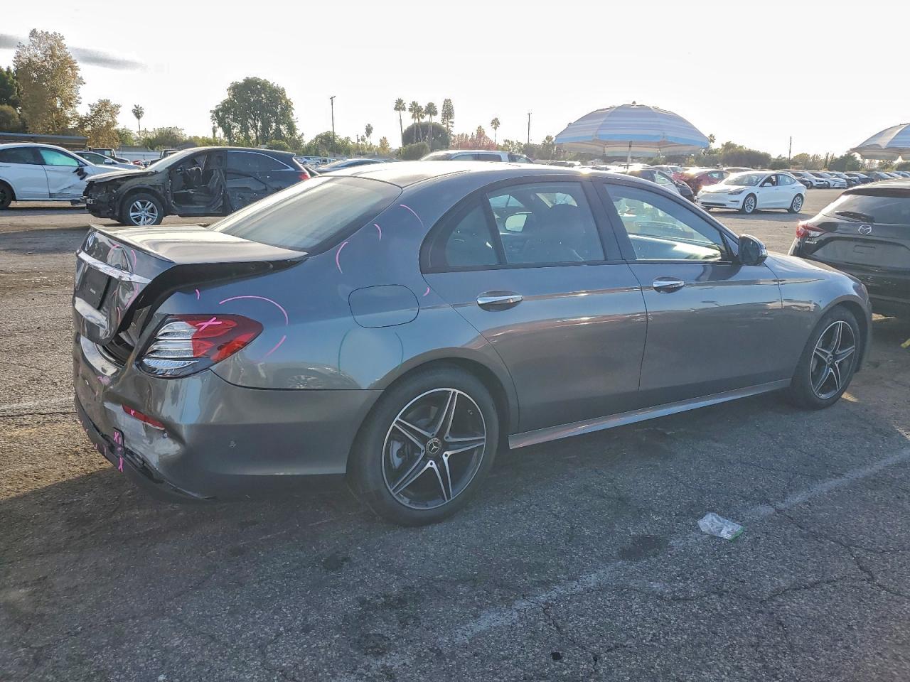 MERCEDES-BENZ E-CLASS 300