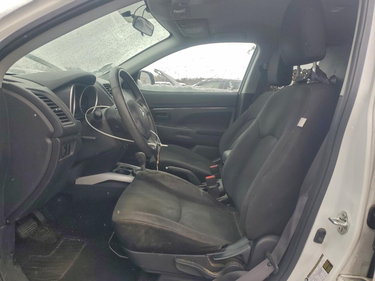 MITSUBISHI OUTLANDER ES