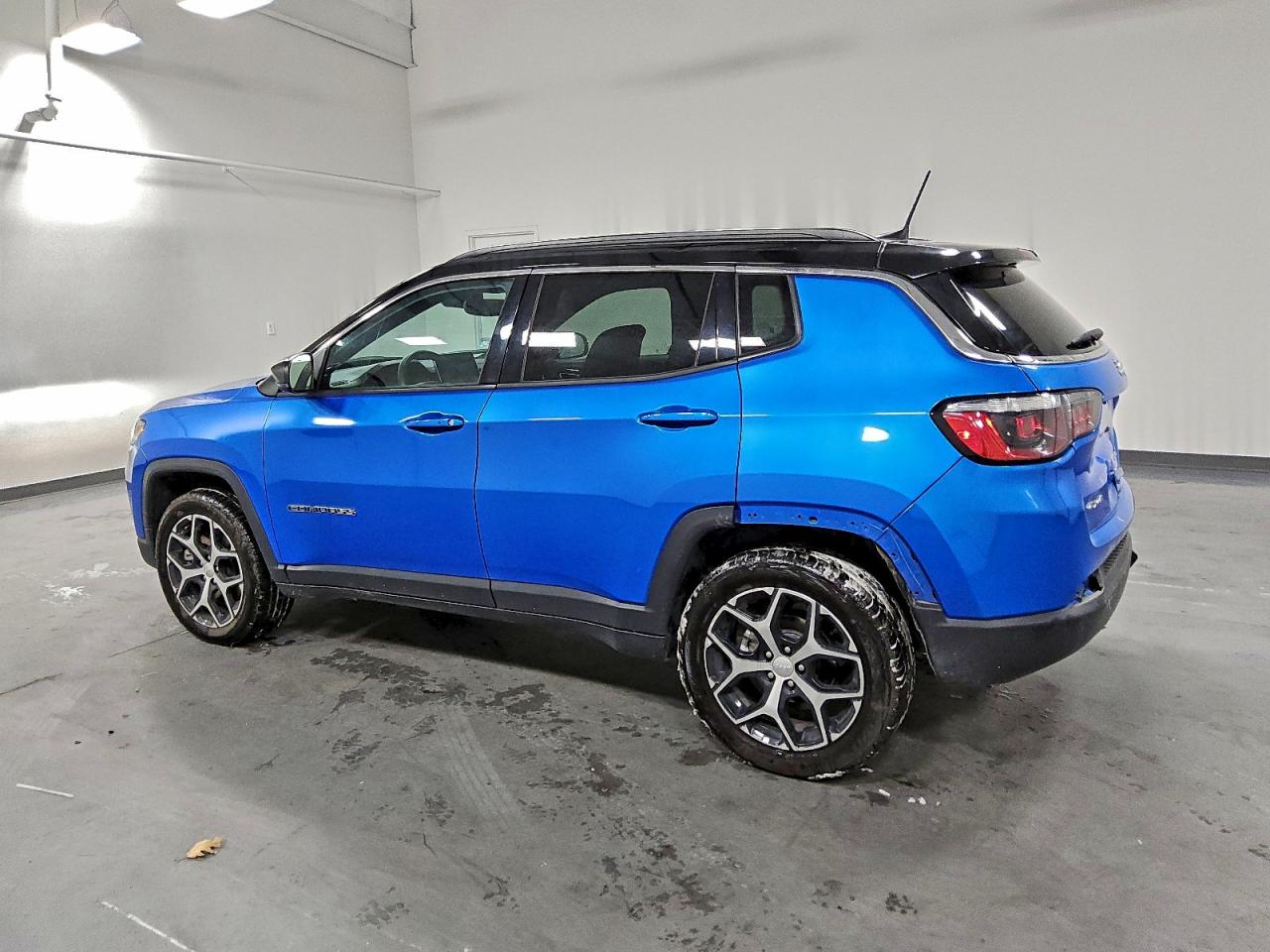 Lot #3316842680 2024 JEEP COMPASS LI