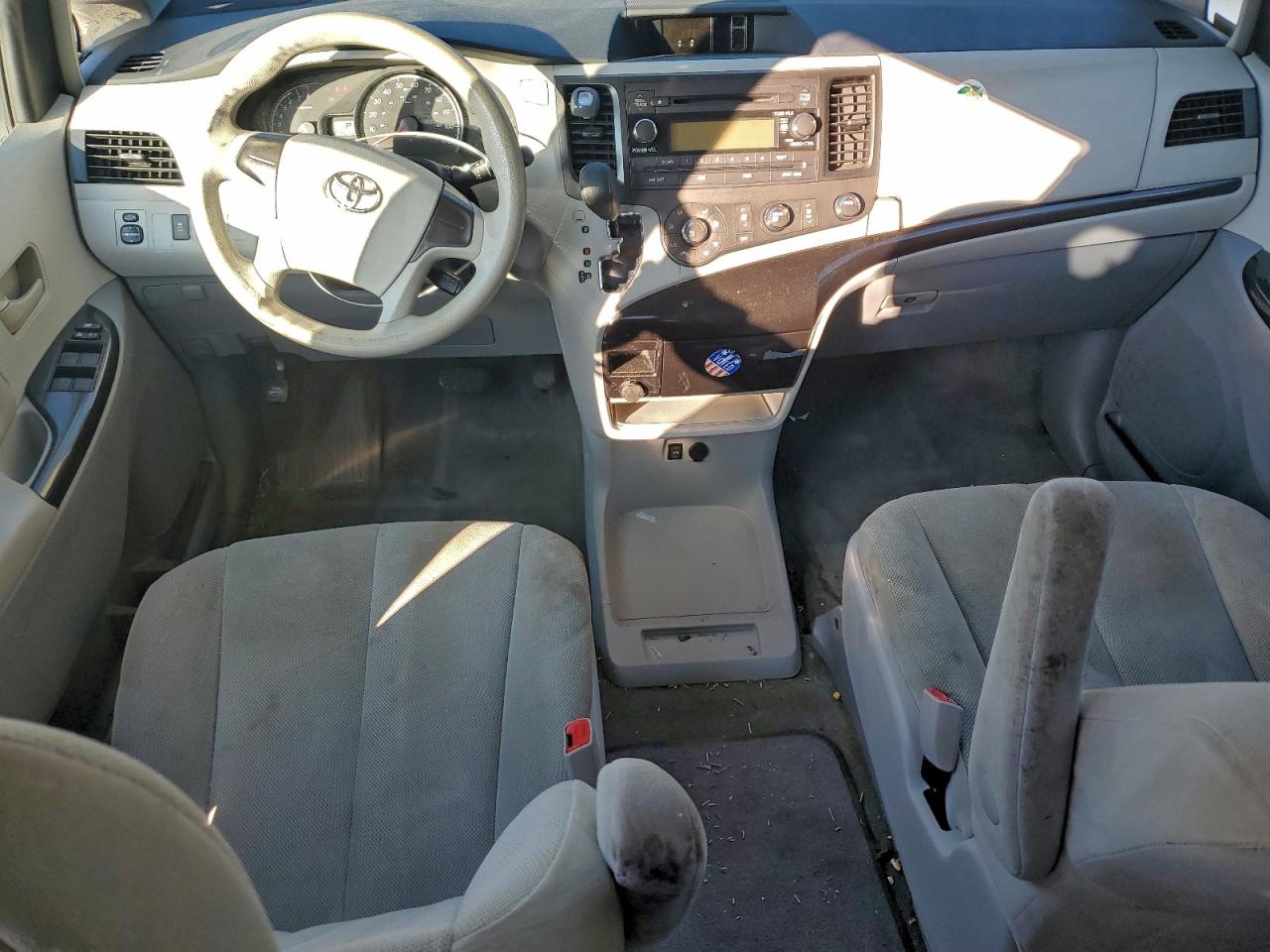 Lot #3315989102 2014 TOYOTA SIENNA