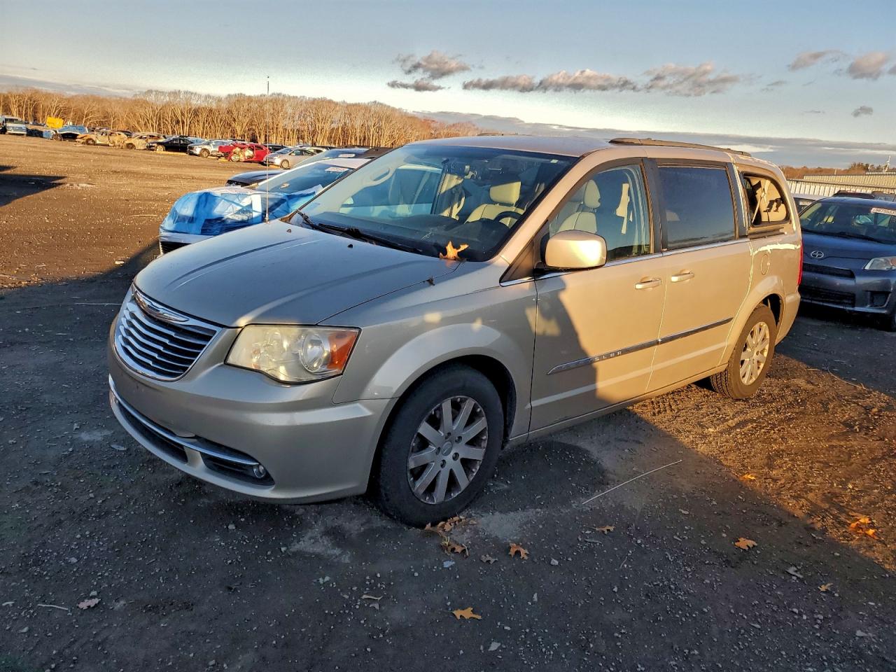Lot #3311750717 2013 CHRYSLER TOWN & COU