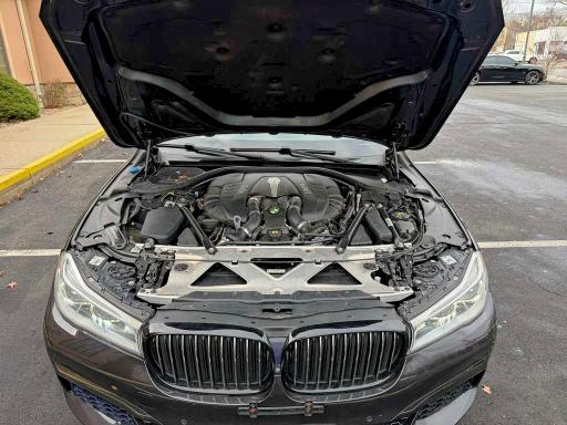 2017 BMW 750 XI #3312393126